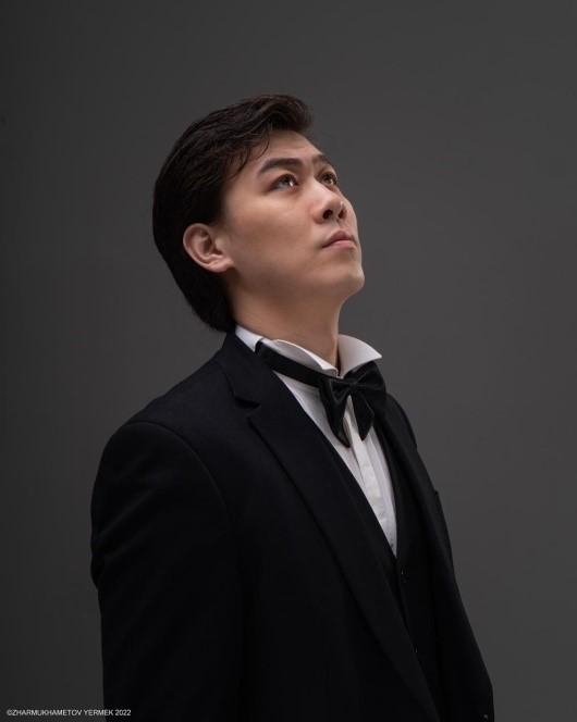 Әділхан Макин